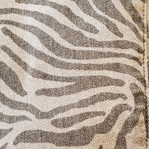 ♡♡♡♡♡  NWT zebra striped jeans - Picture 13 of 13